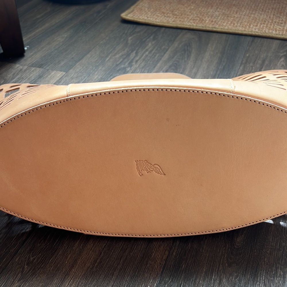 Demijohn cutout leather tote - Picture 6 of 16